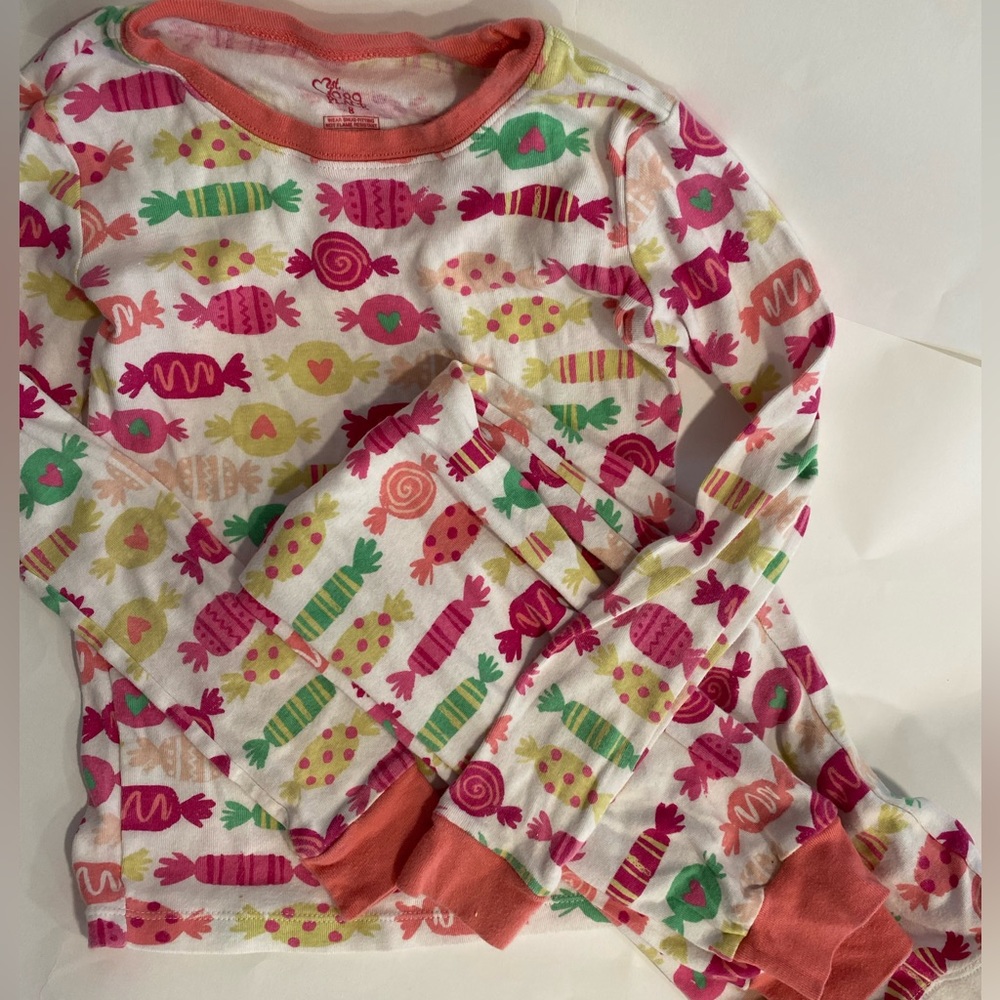 2PC The Children’s Place Snug fitting Wrapped Candy Pajamas Girls 8 - Picture 1 of 9